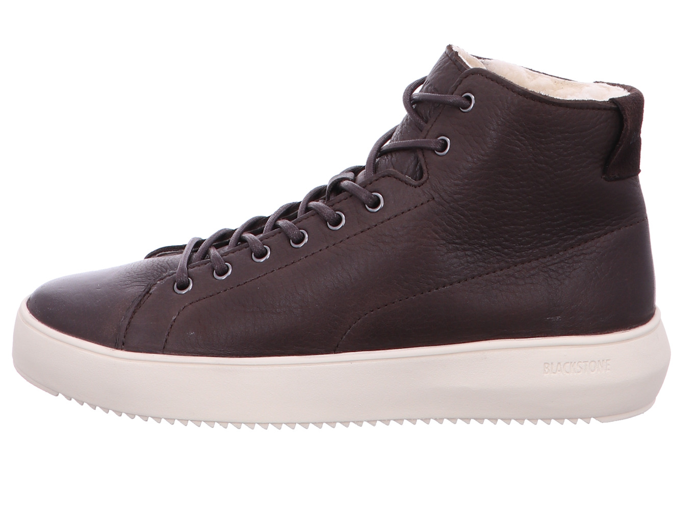 blackstone_dylan_yg09_pinecone_3180