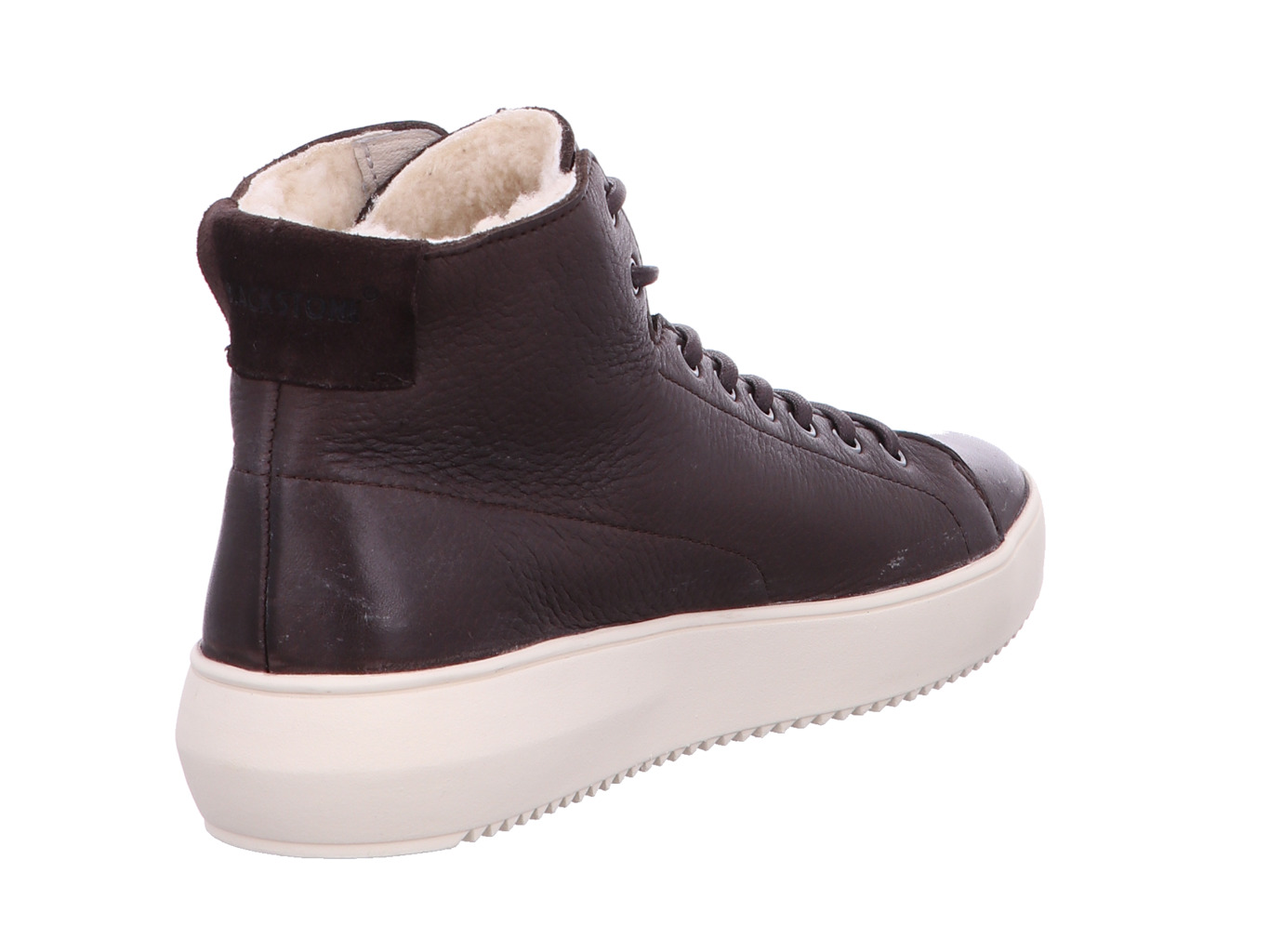 blackstone_dylan_yg09_pinecone_2141