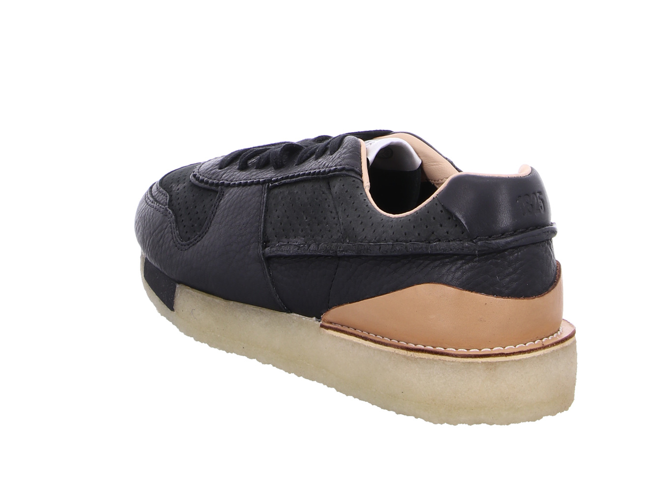 clarks_torrun_261604747_02_5142