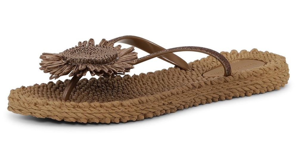 ilse_jacobsen_flip_flops_with_flower_cheerful16f_248_150_1117